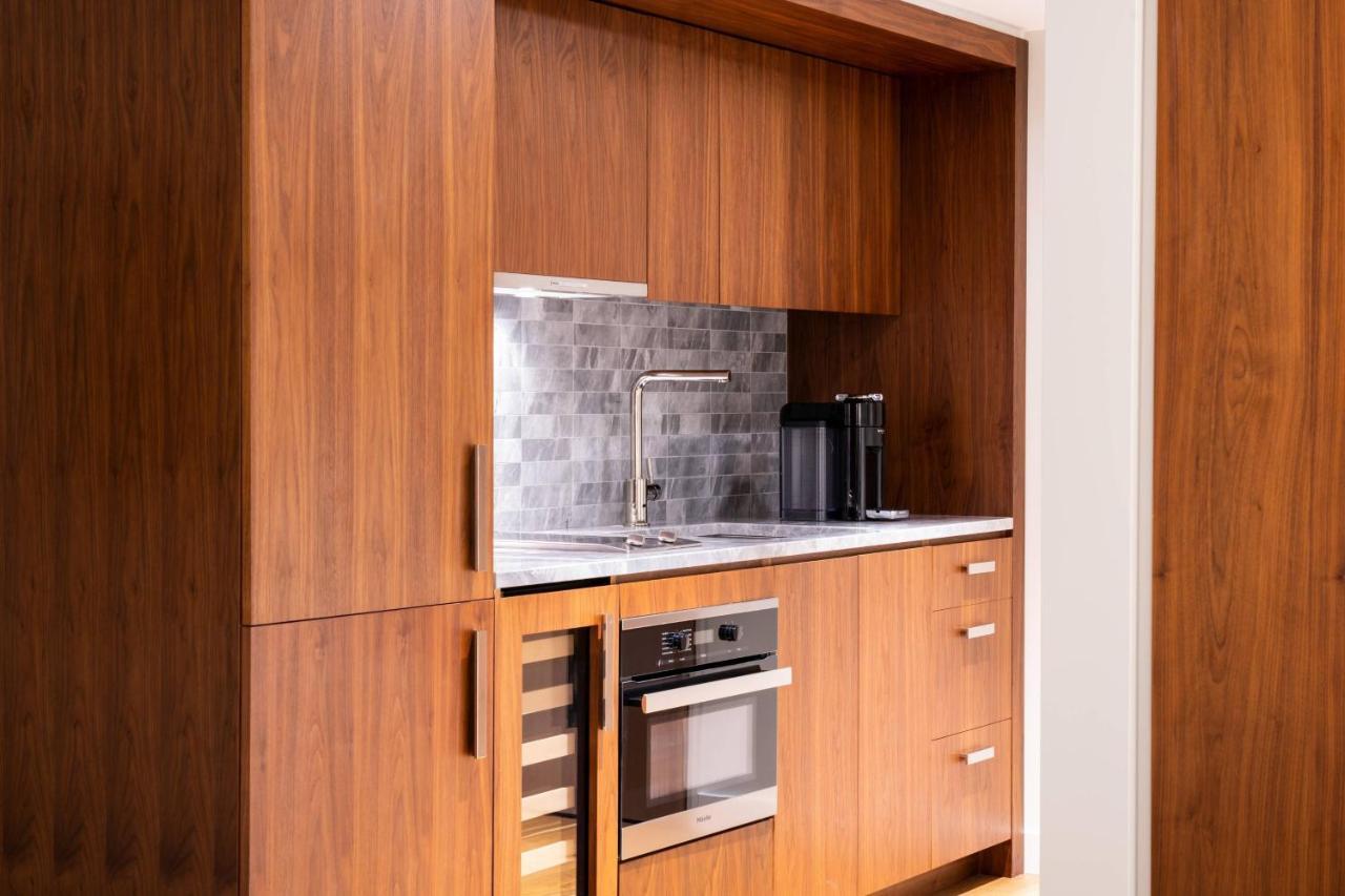 The Ritz-carlton Residences, Waikiki Hotel