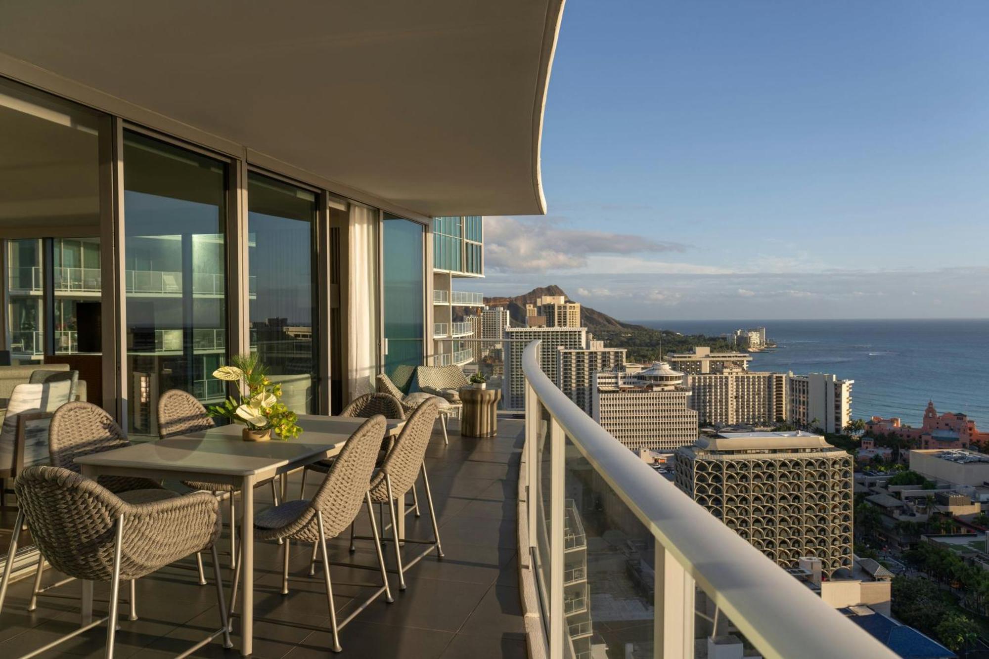 The Ritz-carlton Residences, Waikiki Hotel